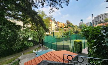 Casa en venta en Lomas de Reforma en Condominio