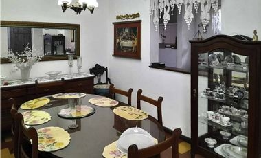 VENTA CASA 2DO PISO BARRIO BOSTON MEDELLIN