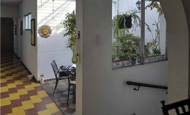 VENTA CASA 2DO PISO BARRIO BOSTON MEDELLIN
