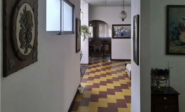 VENTA CASA 2DO PISO BARRIO BOSTON MEDELLIN