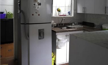 VENTA CASA 2DO PISO BARRIO BOSTON MEDELLIN