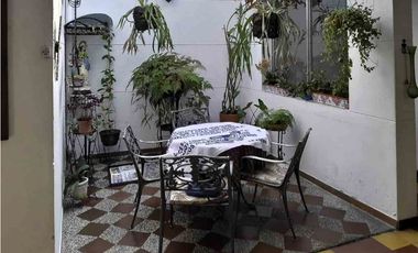 VENTA CASA 2DO PISO BARRIO BOSTON MEDELLIN