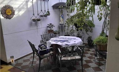 VENTA CASA 2DO PISO BARRIO BOSTON MEDELLIN