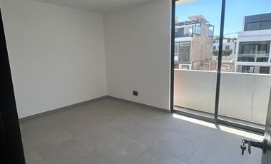 Se Vende Casa en Condominio Zona San Isidro