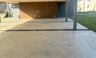 Se Vende Casa en Condominio Zona San Isidro
