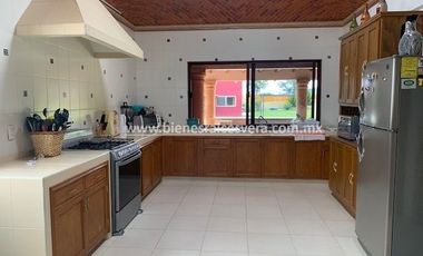 CASA EN RENTA EN TEQUISQUIAPAN  AMUEBLADA EN GRANJAS RESIDENCIALES. Adri