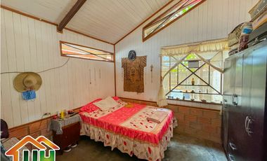 00623-VENDO DOS VIVIENDAS ECOLOGICAS-YARINACOCHA-EN ESQUINA-AT 275 M2