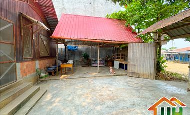 00623-VENDO DOS VIVIENDAS ECOLOGICAS-YARINACOCHA-EN ESQUINA-AT 275 M2