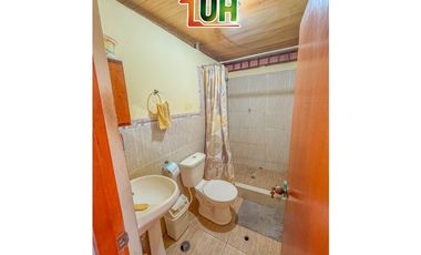 00623-VENDO DOS VIVIENDAS ECOLOGICAS-YARINACOCHA-EN ESQUINA-AT 275 M2