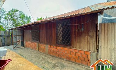 00623-VENDO DOS VIVIENDAS ECOLOGICAS-YARINACOCHA-EN ESQUINA-AT 275 M2