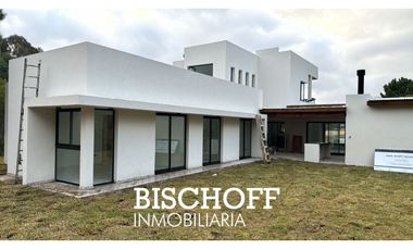 VENTA DE CASA EN COSTA ESMERALDA