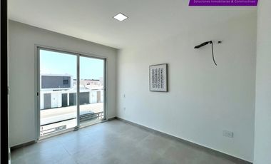 Casa terminada, por estrenar dentro de Urbanización, Sur de Manta.