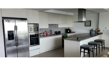 En venta departamento con vista al mar Edf Poseidón Manta.
