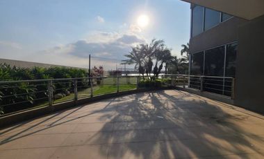 Alquiler Departamento con Vista al Río en Urb. Tenis Club, Samborondón