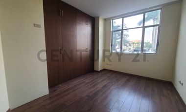 Alquiler Departamento con Vista al Río en Urb. Tenis Club, Samborondón