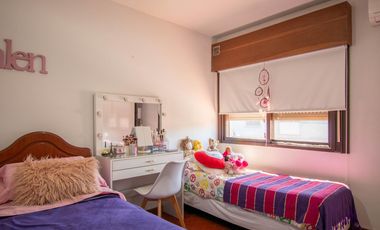 Galpón en Venta con Departamento en Planta Alta.