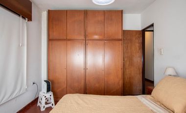 Galpón en Venta con Departamento en Planta Alta.