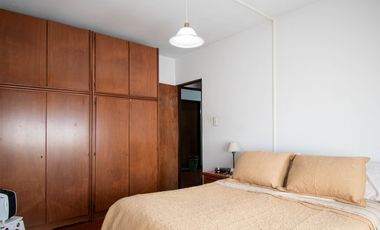Galpón en Venta con Departamento en Planta Alta.