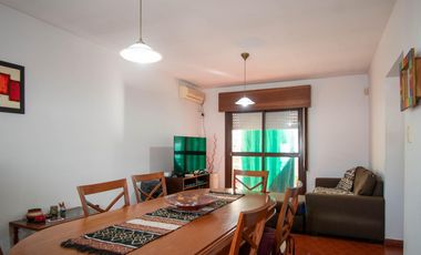 Galpón en Venta con Departamento en Planta Alta.