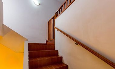 Galpón en Venta con Departamento en Planta Alta.