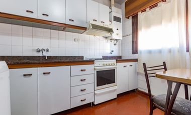 Galpón en Venta con Departamento en Planta Alta.