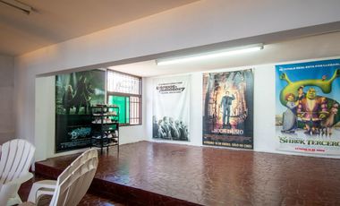 Galpón en Venta con Departamento en Planta Alta.