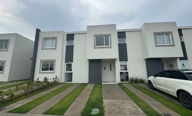 Casa nueva en Calimaya dentro de Fraccionamiento con seguridad cerca de Metepec