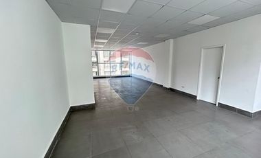 OFICINA EN ARRIENDO