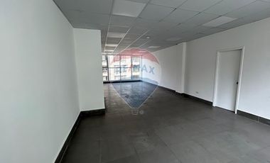 OFICINA EN ARRIENDO