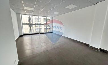 OFICINA EN ARRIENDO