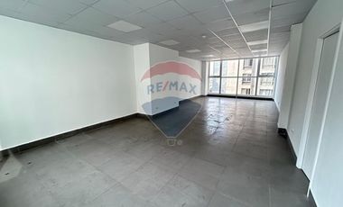 OFICINA EN ARRIENDO