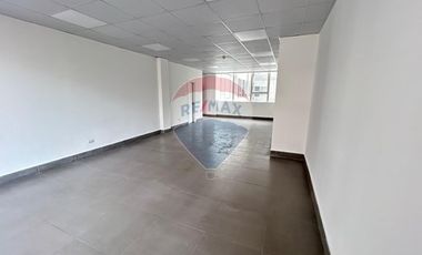 OFICINA EN ARRIENDO