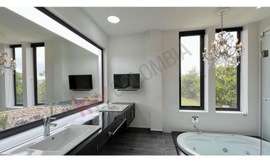 Arriendo CASA EN  CASA DE CAMPO LA CALERA