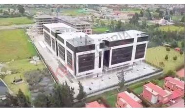 ARRIENDO  CONSULTORIO U OFICINA SABANA PARK