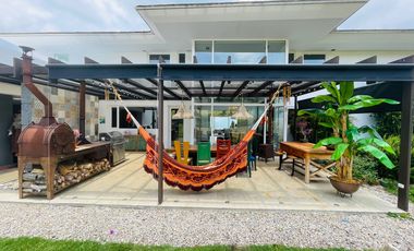 Arriendo - Elegante Y Sofisticada Casa En Yerbabonita, Sopó