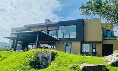 ALQUILO ESPECTACULAR CASA EN LA CALERA