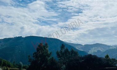 ALQUILO ESPECTACULAR CASA EN LA CALERA