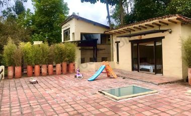 Casa de Lujo en La Calera cerca al Río Teusaca