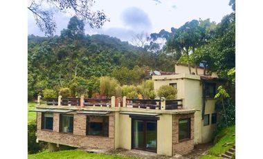 Casa de Lujo en La Calera cerca al Río Teusaca