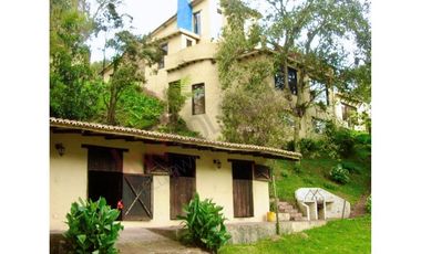 Casa de Lujo en La Calera cerca al Río Teusaca
