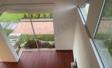 Arriendo HERMOSA CASA MACADAMIA LA CALERA