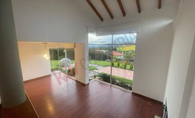 Arriendo HERMOSA CASA MACADAMIA LA CALERA