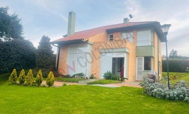 Arriendo HERMOSA CASA MACADAMIA LA CALERA