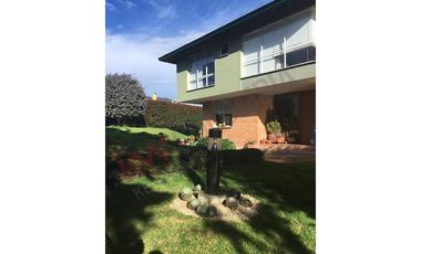 Arriendo HERMOSA CASA MACADAMIA LA CALERA
