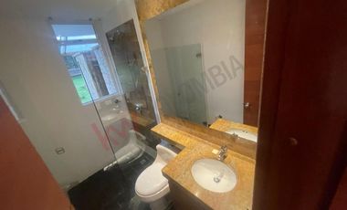 Arriendo HERMOSA CASA MACADAMIA LA CALERA