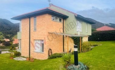 Arriendo HERMOSA CASA MACADAMIA LA CALERA