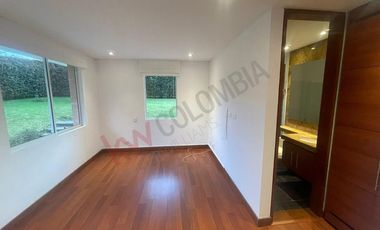 Arriendo HERMOSA CASA MACADAMIA LA CALERA