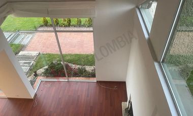 Arriendo HERMOSA CASA MACADAMIA LA CALERA