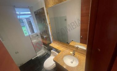 Arriendo HERMOSA CASA MACADAMIA LA CALERA