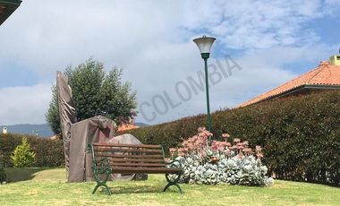 Arriendo HERMOSA CASA MACADAMIA LA CALERA